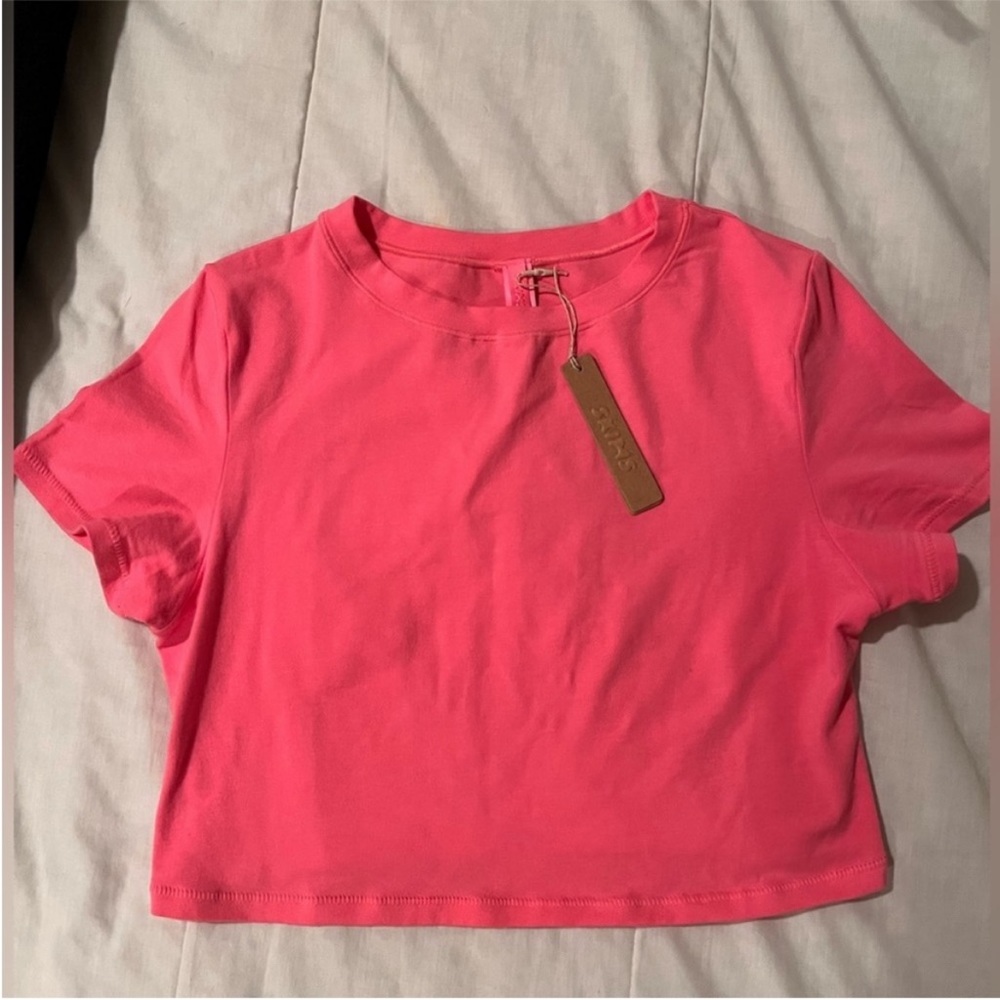 Skims cotton crop top color ‘sugar pink’